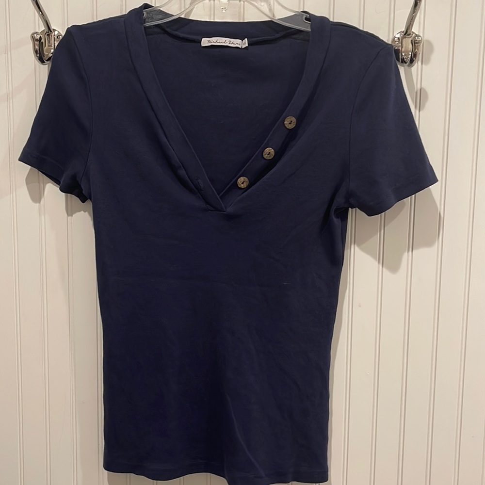 NWOT MICHAEL STARS Ribbed V Neck‎ Top in Navy!